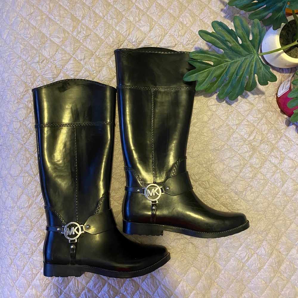 Lightly worn Michael Kors Tall Boots